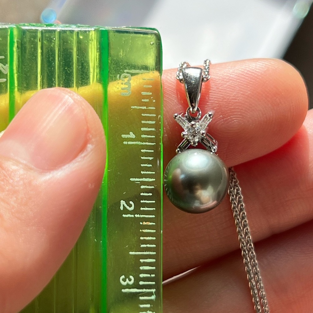 14k Tahitian Pearl Diamond necklace - Picture 4 of 10